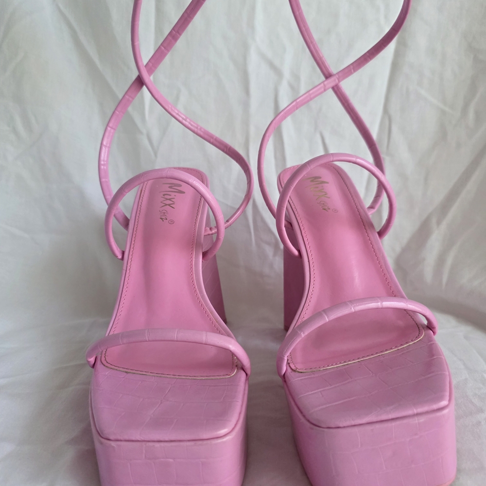 Mixx Shuz Elegant Pink Platform Heels